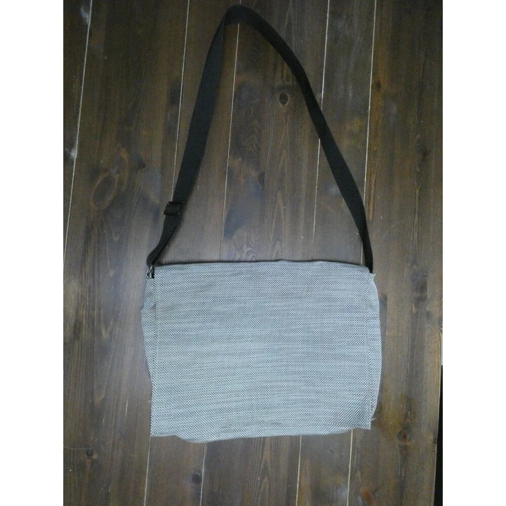 Chilewich laptop messenger